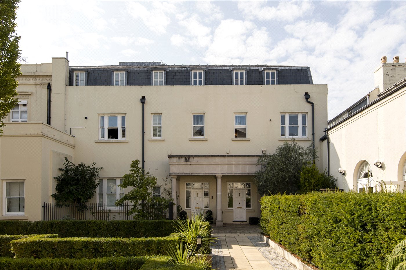 Entrance/Courtyard